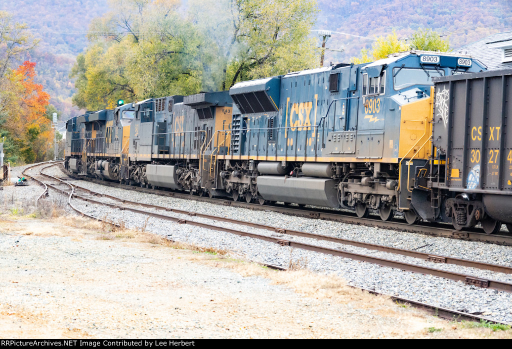 CSX 3267 gets the high green